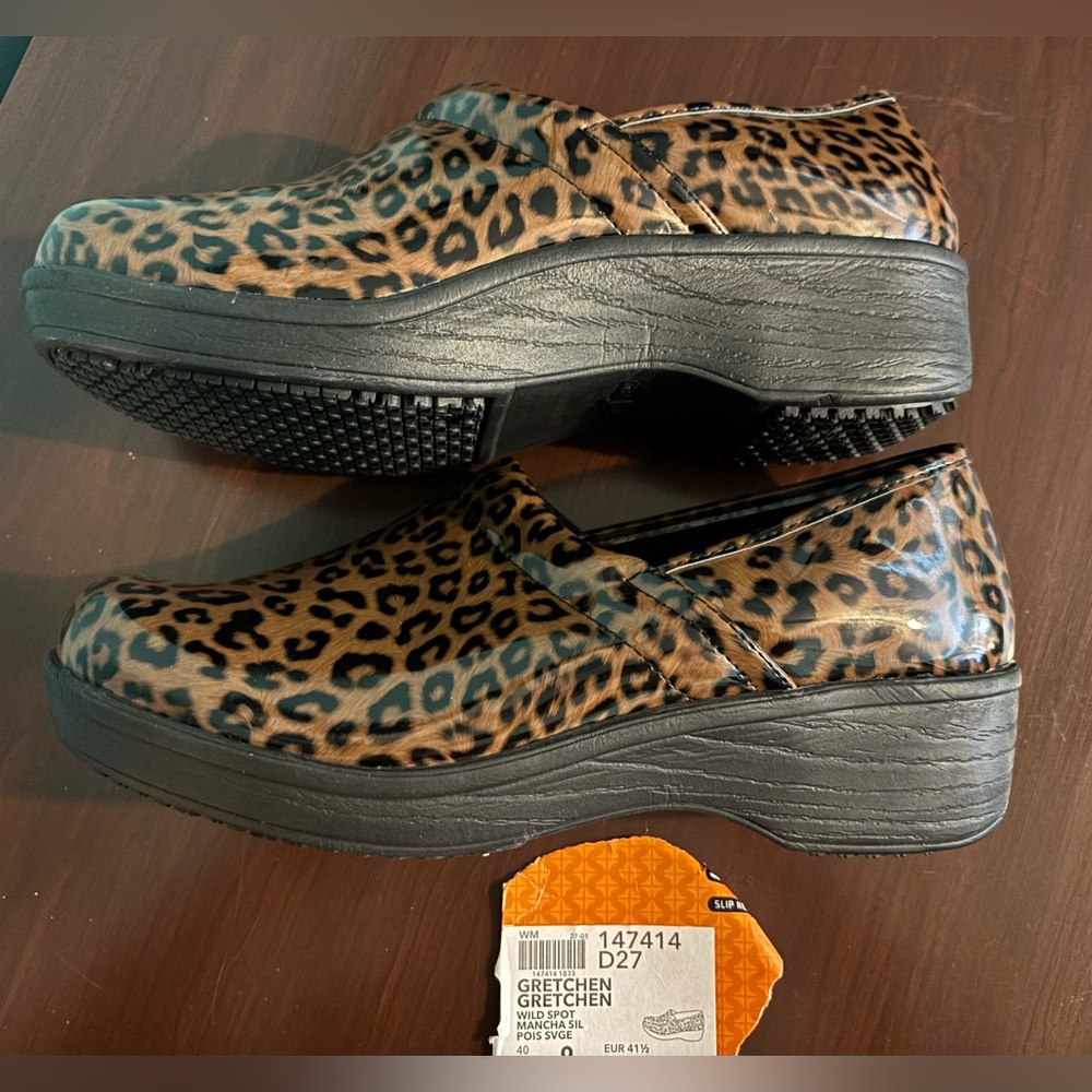 Safe T Step Cheetah Womens Gretchen Shiny Manmade Materials Clogs Sz 9 Anti-slip
